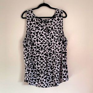Torrid Black & White Triangle Challis Tank Top